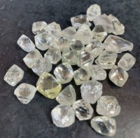 Gold bars , Rough Diamonds